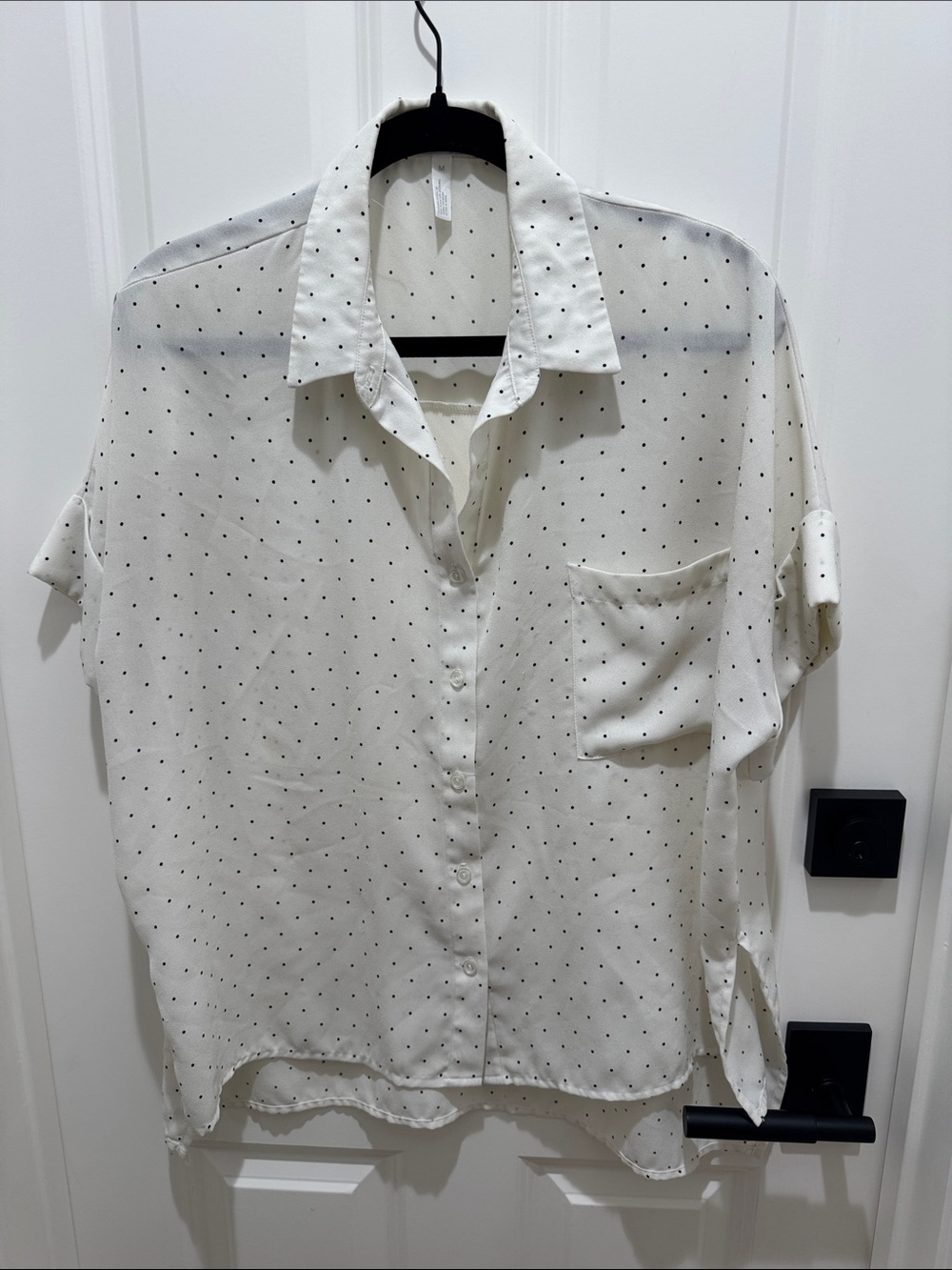 Leith White Short-Sleeve Button-Down Shirt with Black Polka Dots